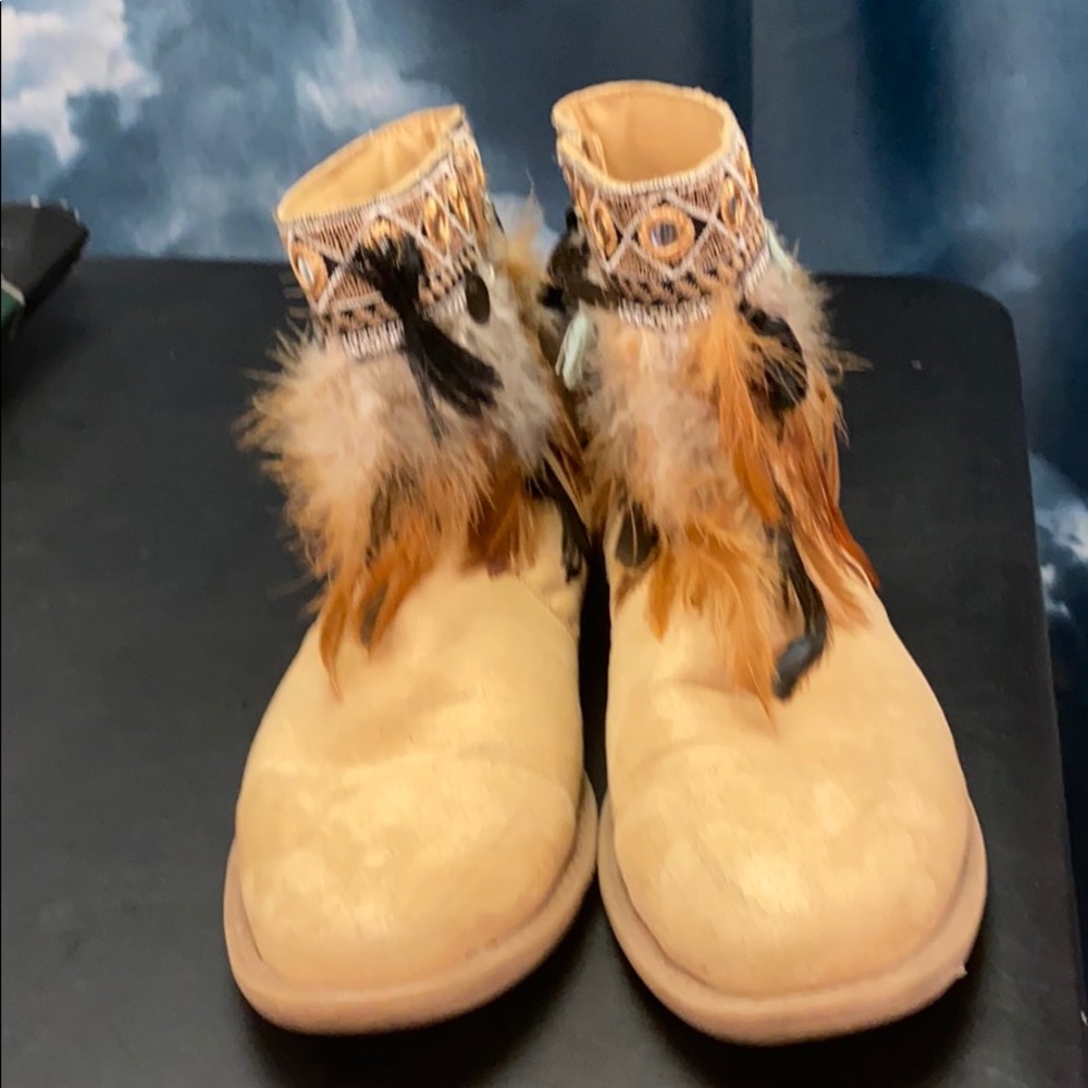 Mark Ankle Boot - Picture 2 of 5